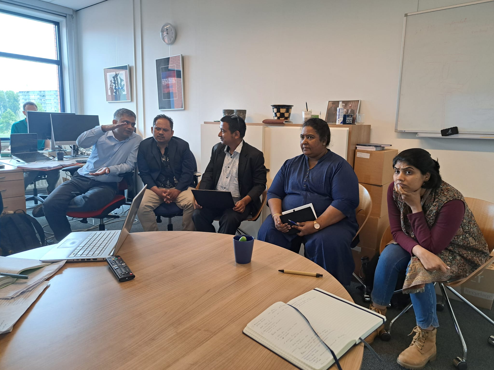 PhD Students from Nepal and India Conclude Their Stay in Gouda